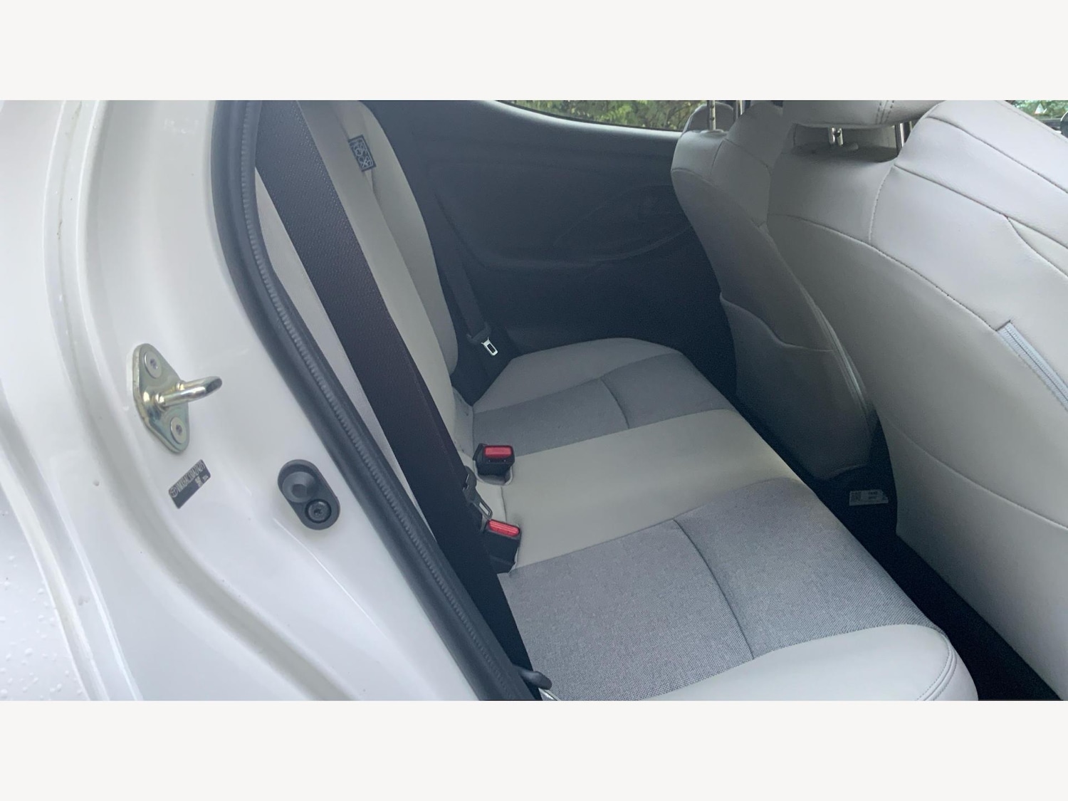 Used Toyota Yaris 2023 for sale - 76688589: Photo 14