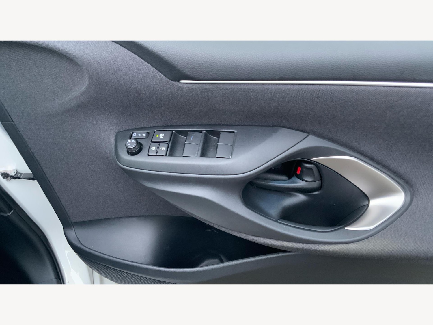 Used Toyota Yaris 2023 for sale - 76688589: Photo 32