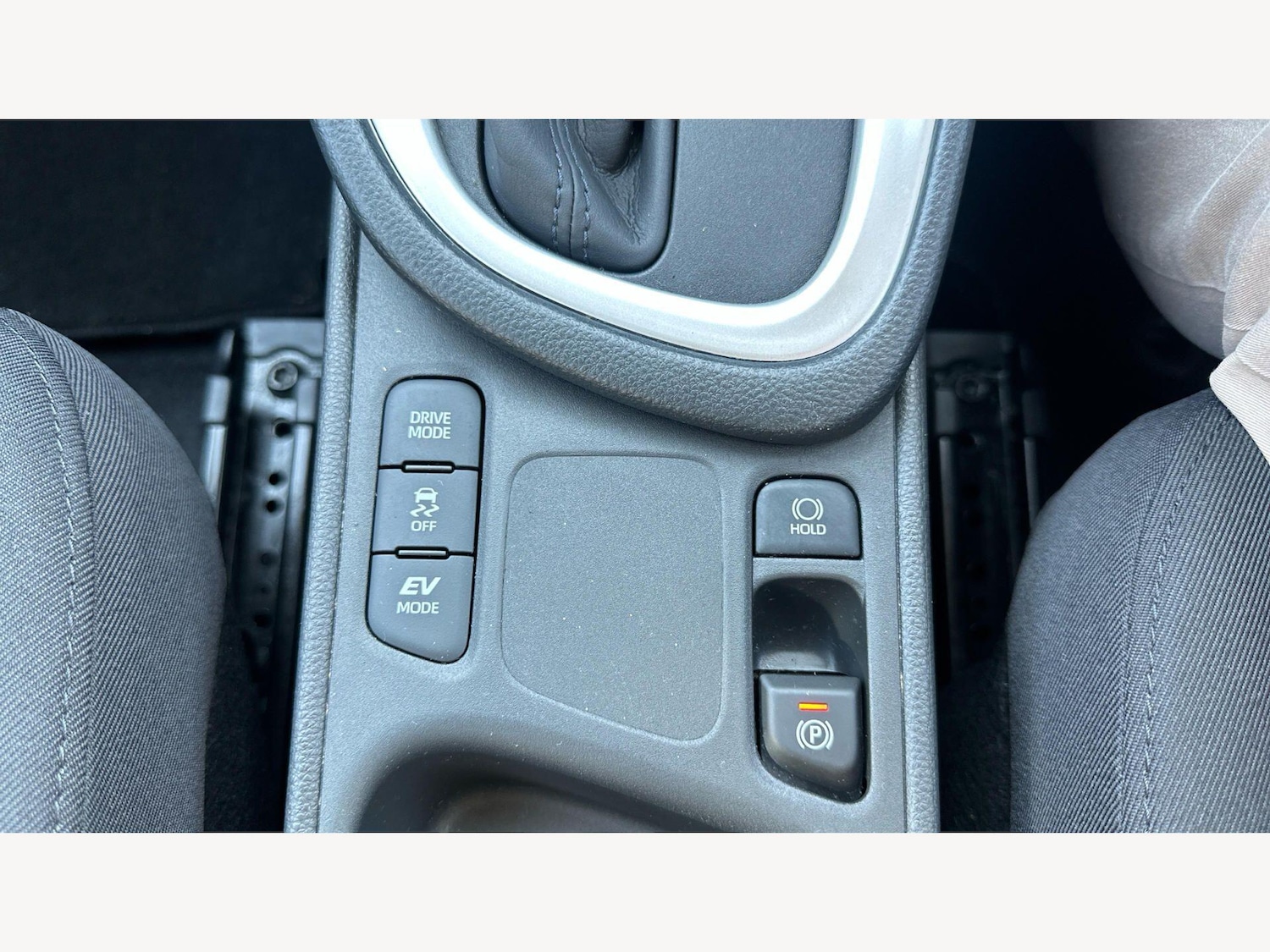 Used Toyota Yaris 2024 for sale - 78072855: Photo 26