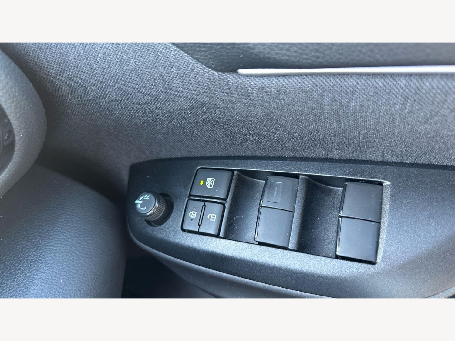 Used Toyota Yaris 2024 for sale - 78072855: Photo 33