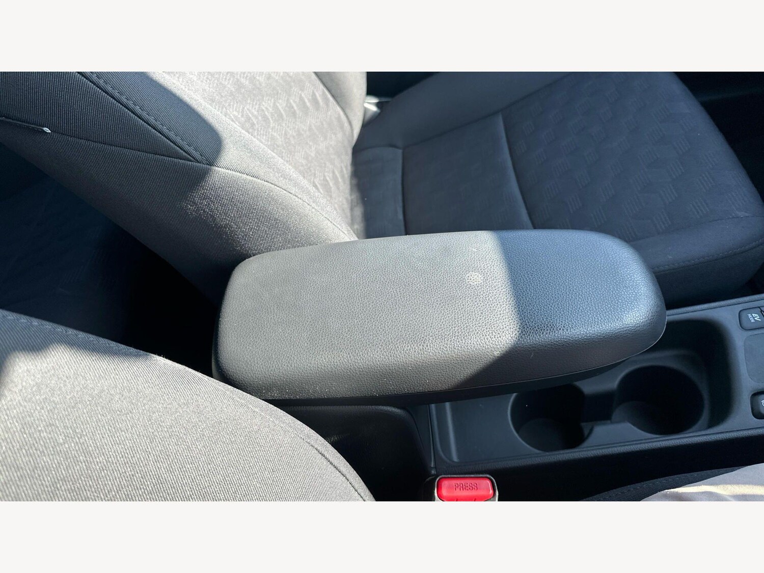 Used Toyota Yaris 2024 for sale - 78072855: Photo 37