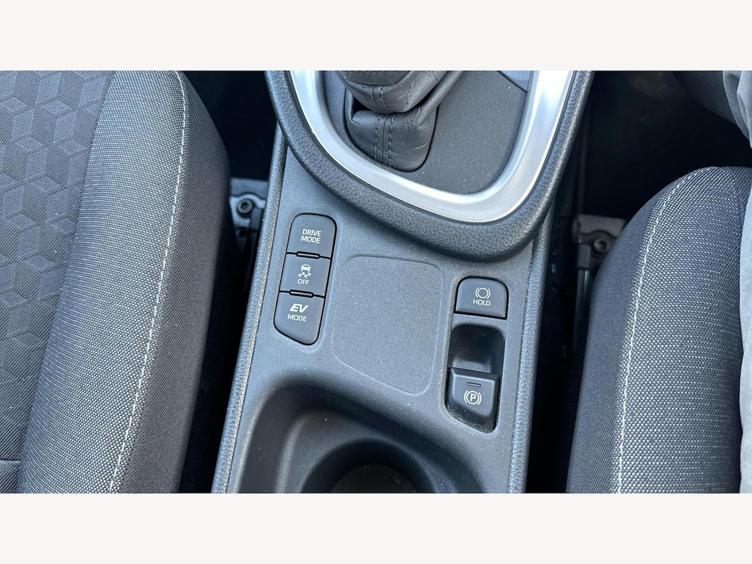 Used Toyota Yaris 2021 for sale - 76688624: Photo 25