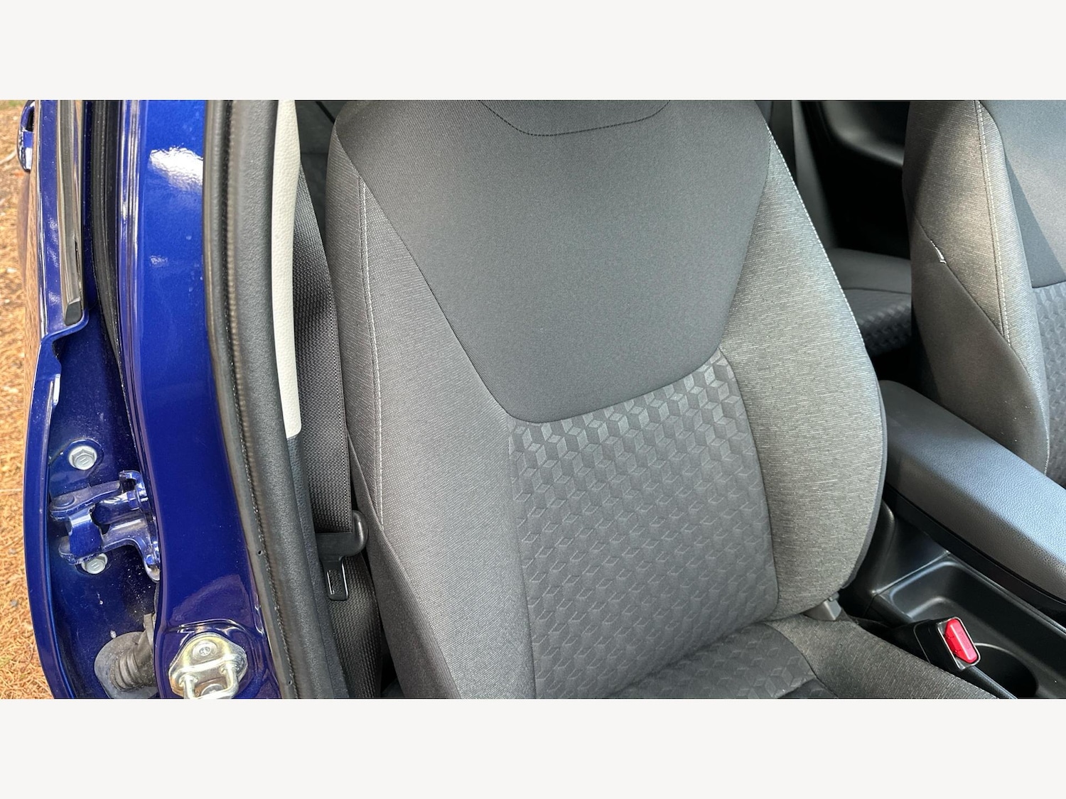 Used Toyota Yaris 2021 for sale - 76688624: Photo 31