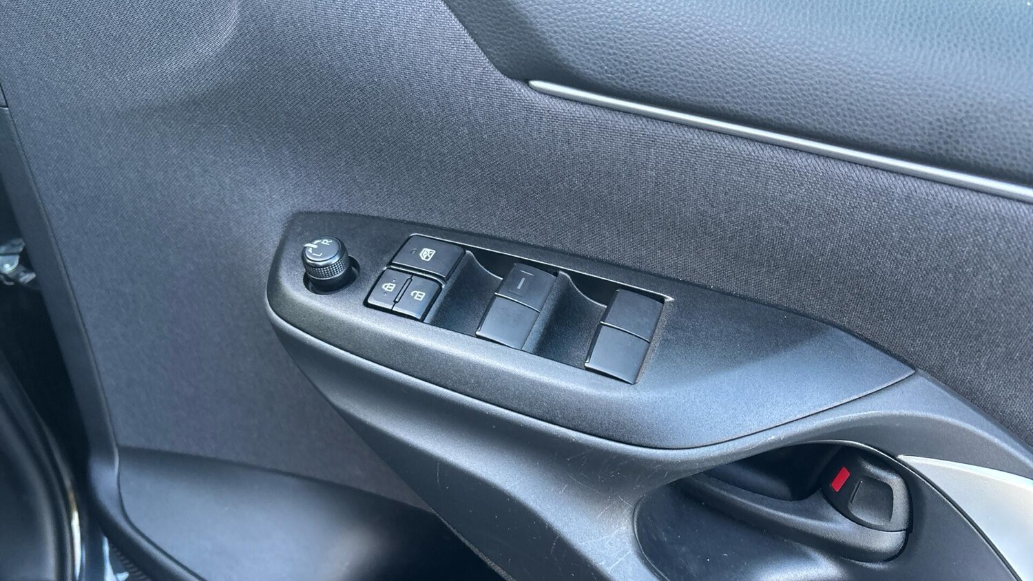 Used Toyota Yaris for sale - 77658101: Photo 32