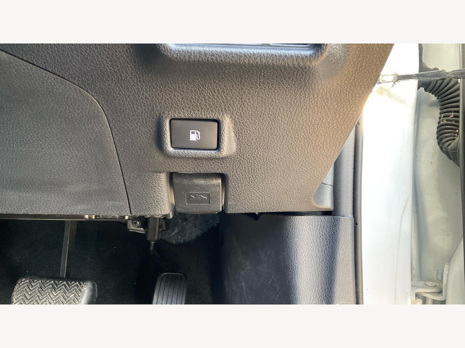 Used Toyota C-HR 2023 for sale - 76360828: Photo 31