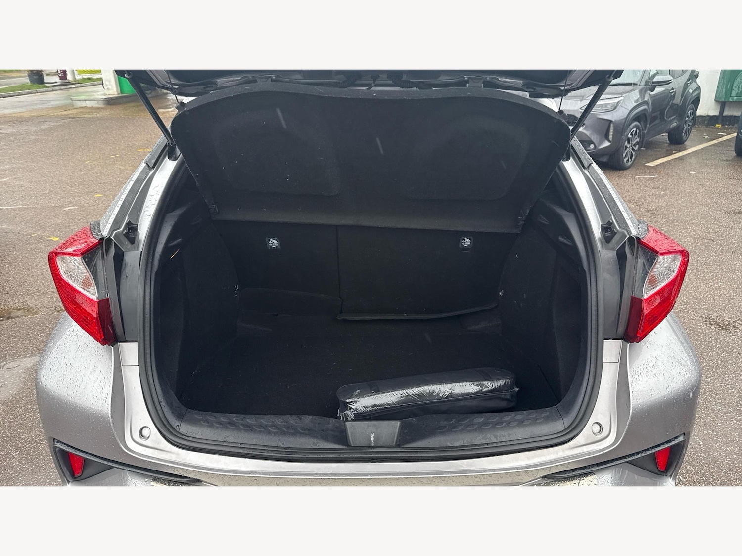 Used Toyota C-HR 2017 for sale - 76137063: Photo 16