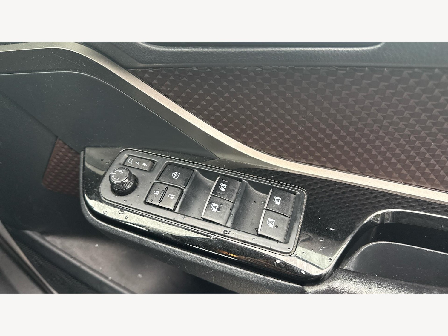 Used Toyota C-HR 2017 for sale - 76137063: Photo 29