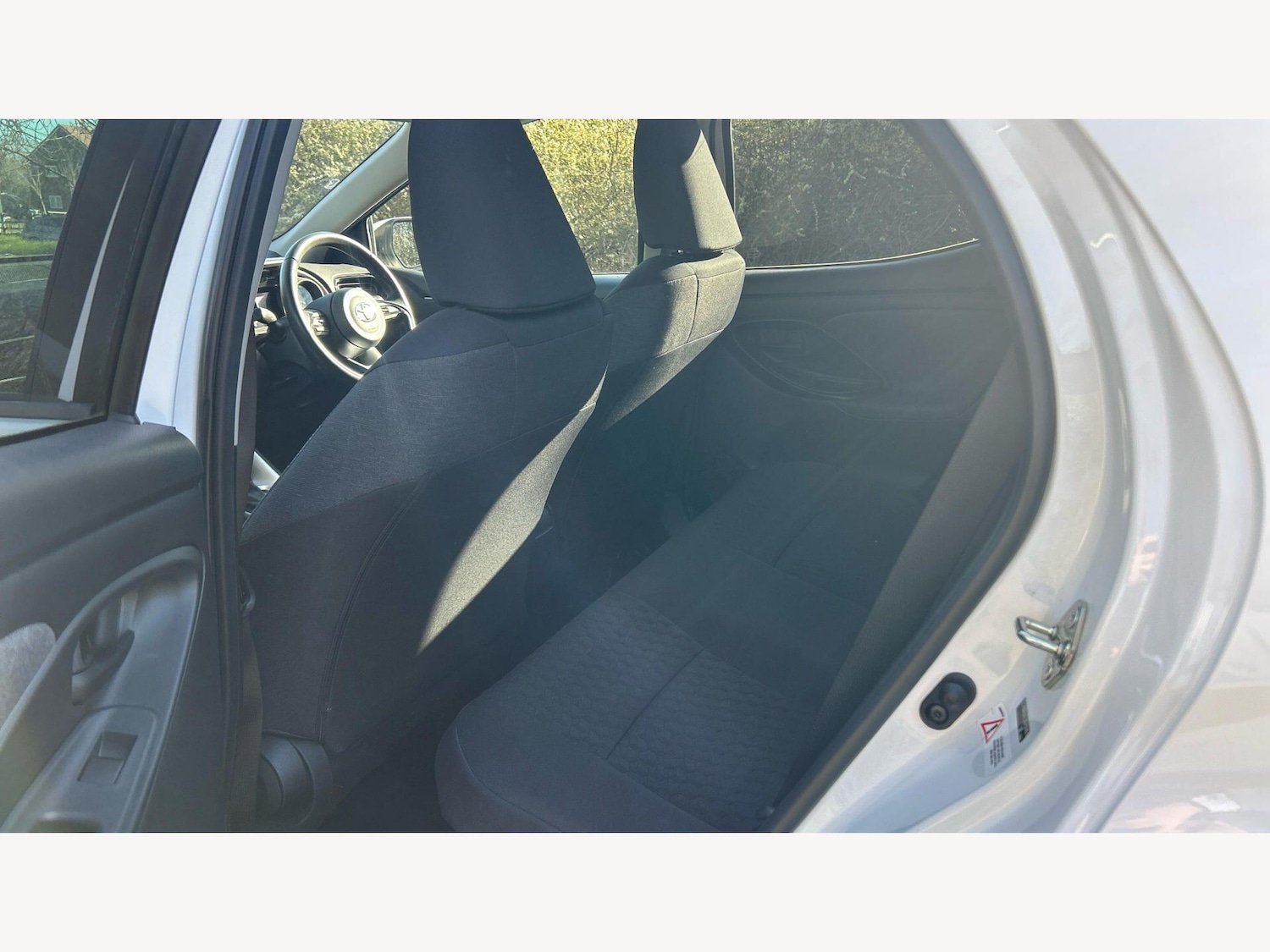 Used Toyota Yaris for sale - 77753701: Photo 15