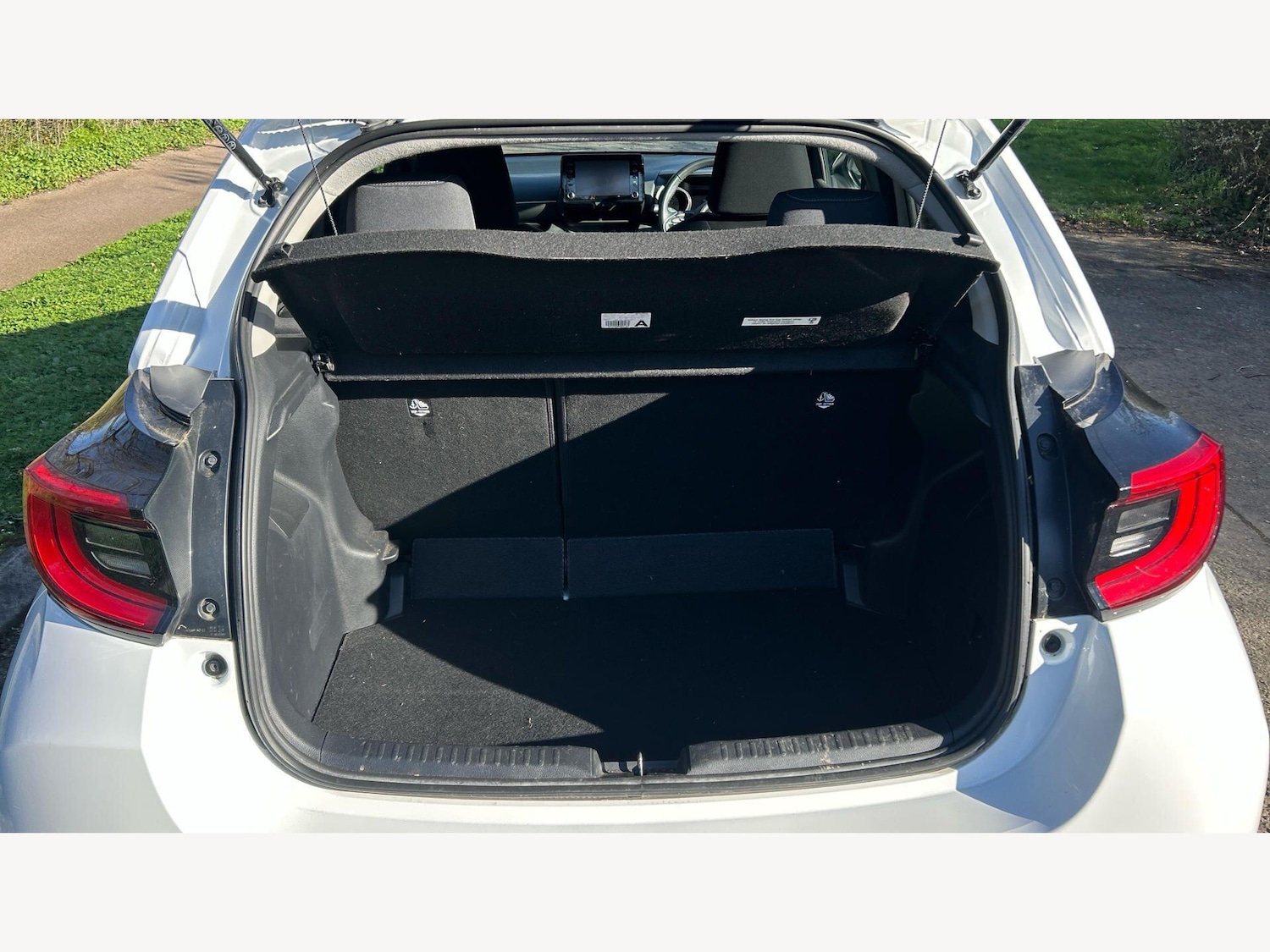 Used Toyota Yaris for sale - 77753701: Photo 16