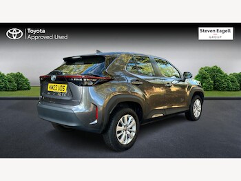 Used Toyota Yaris Cross 2023 for sale - 76327317: Photo 2