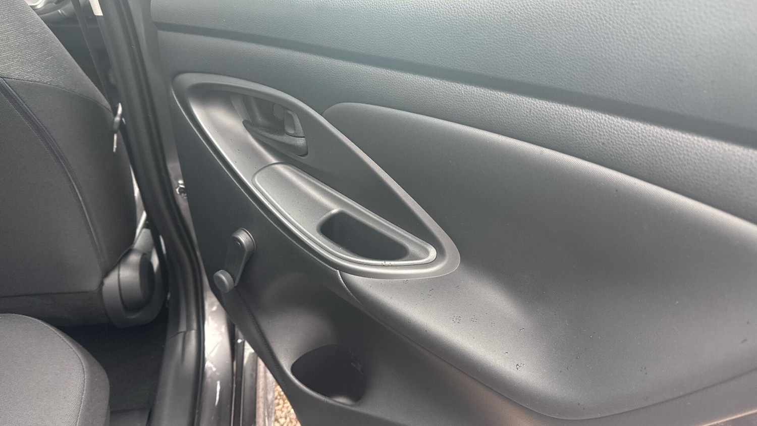 Used Toyota Yaris for sale - 77175900: Photo 32