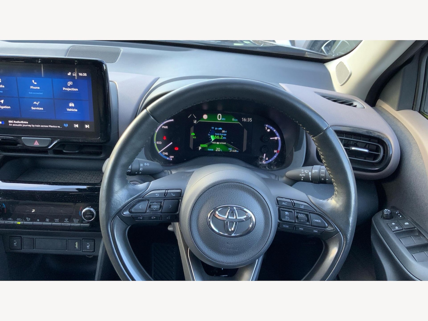 Used Toyota Yaris Cross 2022 for sale - 76073222: Photo 11