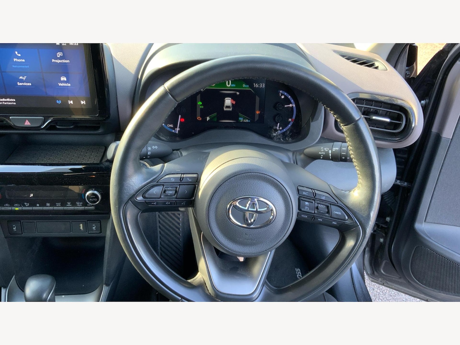 Used Toyota Yaris Cross 2022 for sale - 76073222: Photo 8