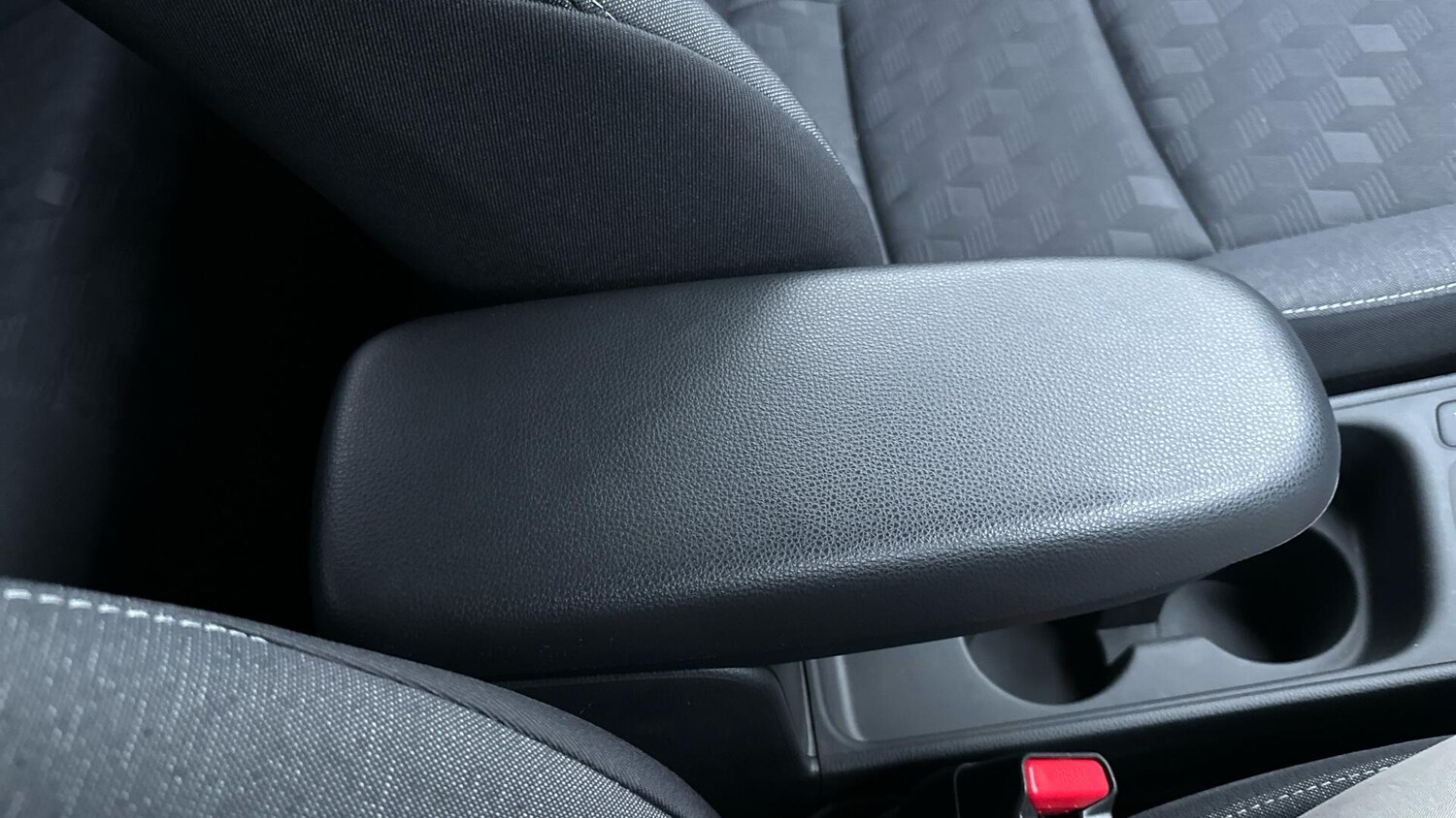 Used Toyota Yaris 2025 for sale - 77625979: Photo 36