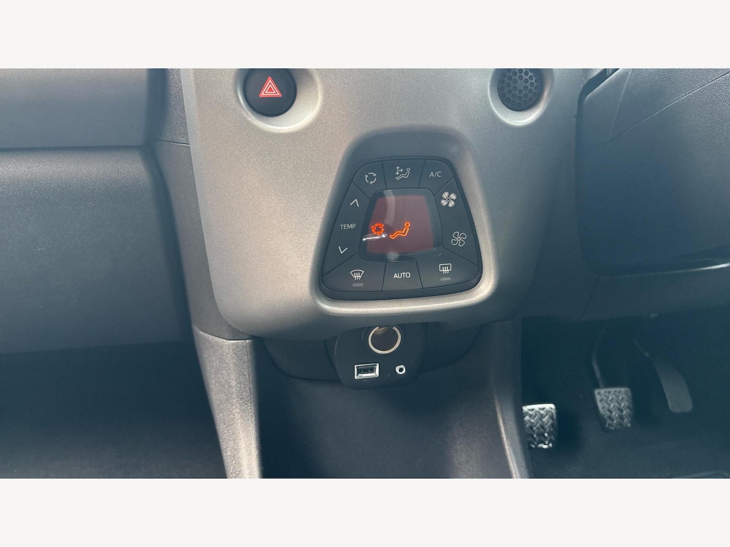 Used Toyota AYGO for sale - 77267639: Photo 29