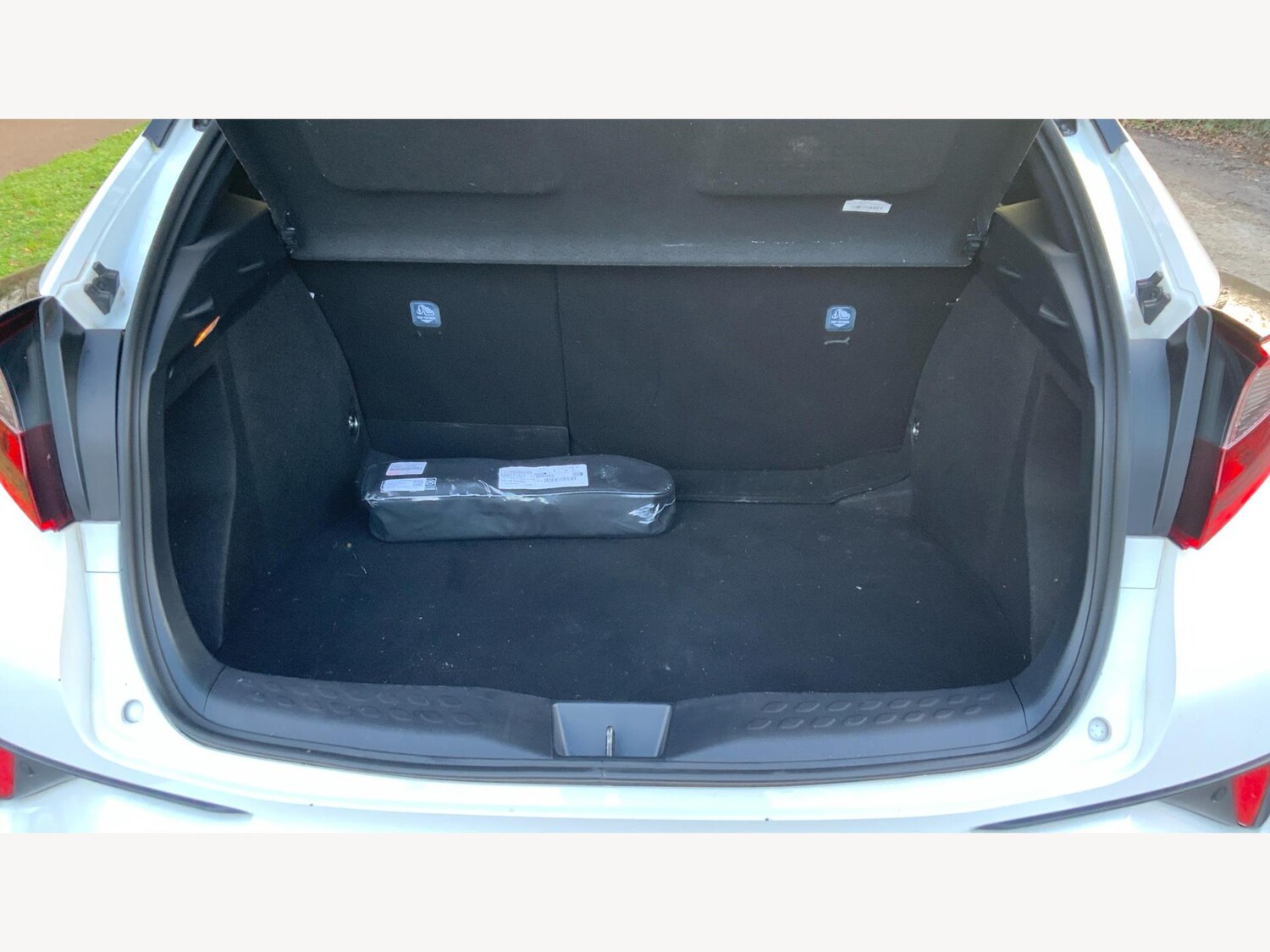 Used Toyota C-HR for sale - 77625748: Photo 16