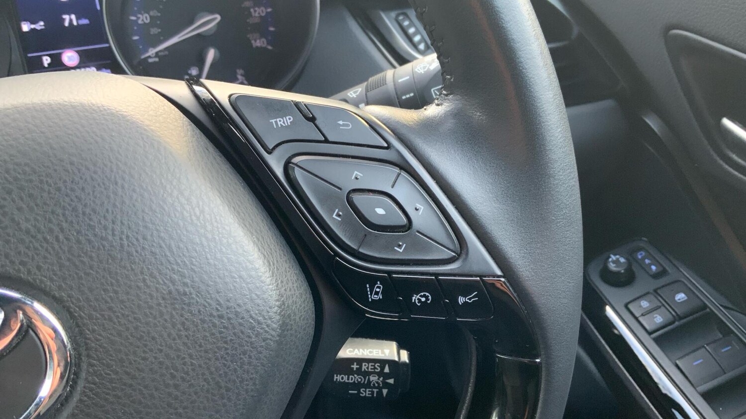 Used Toyota C-HR for sale - 77625748: Photo 33