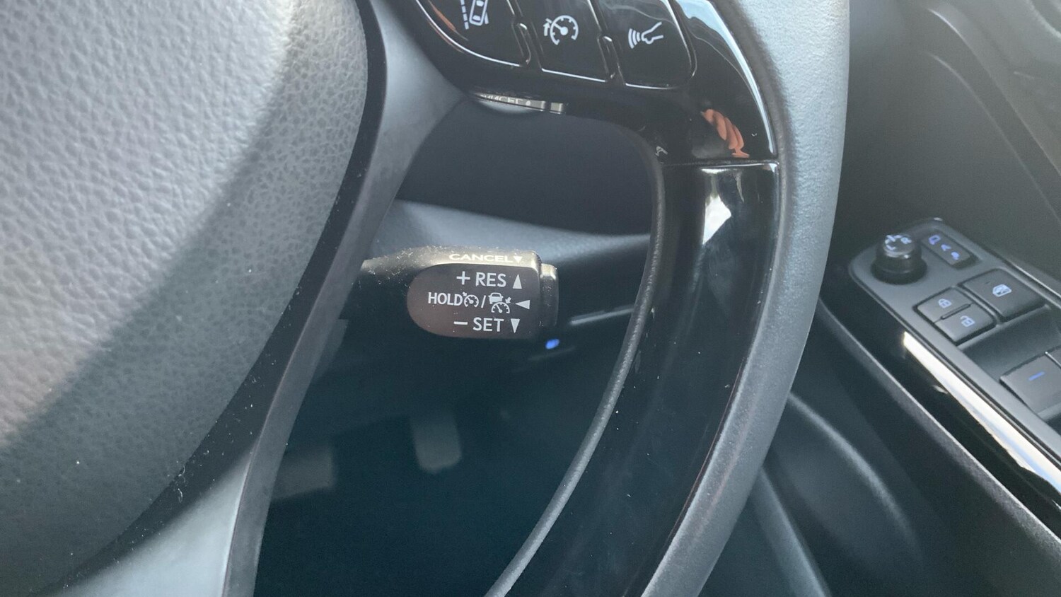 Used Toyota C-HR for sale - 77625748: Photo 34