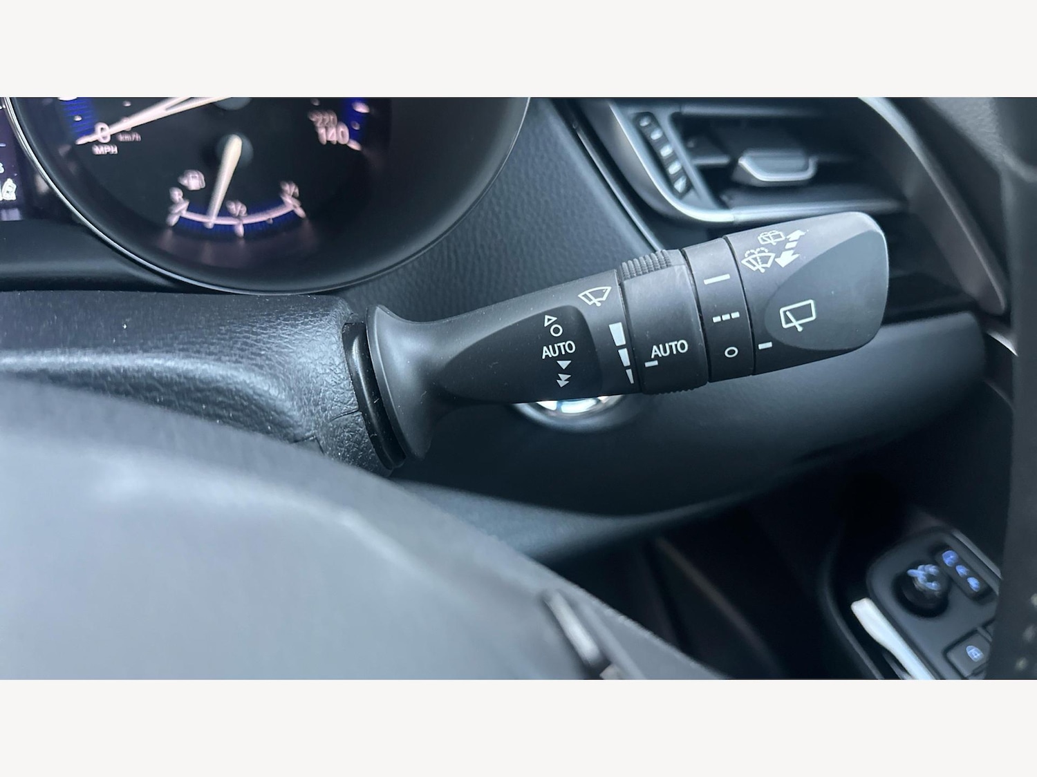 Used Toyota C-HR 2022 for sale - 76432166: Photo 33