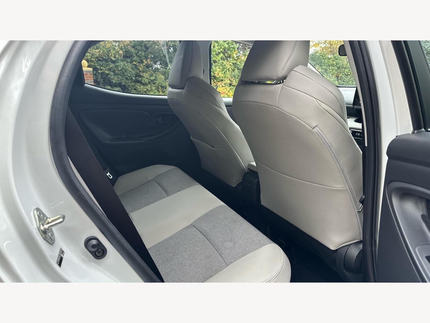 Used Toyota Yaris 2023 for sale - 77320488: Photo 14