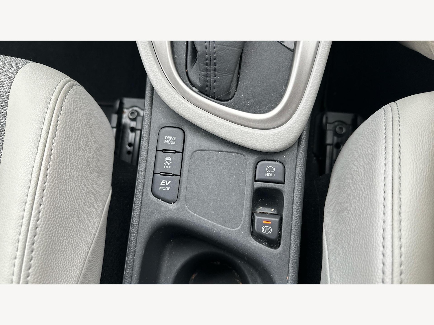 Used Toyota Yaris 2023 for sale - 77320488: Photo 28