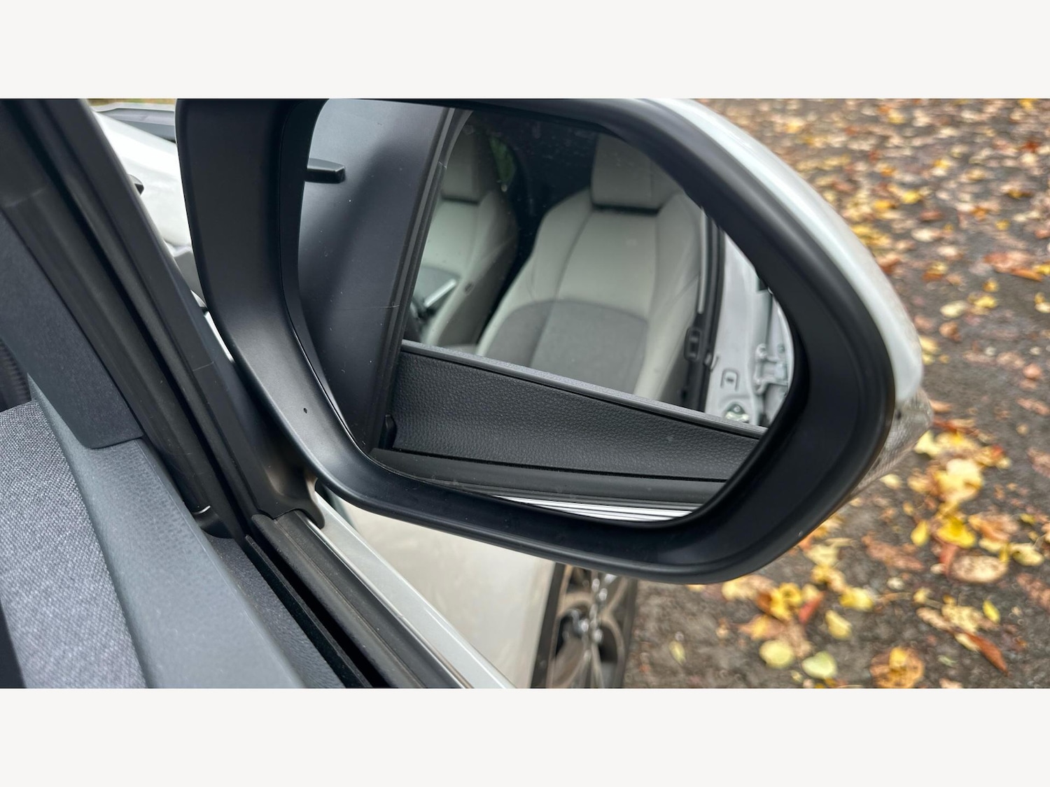 Used Toyota Yaris 2023 for sale - 77320488: Photo 30