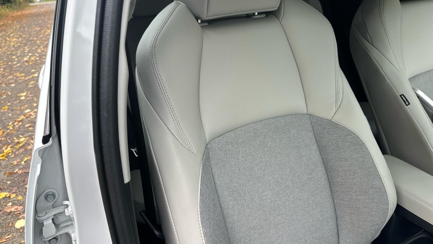 Used Toyota Yaris 2023 for sale - 77320488: Photo 35