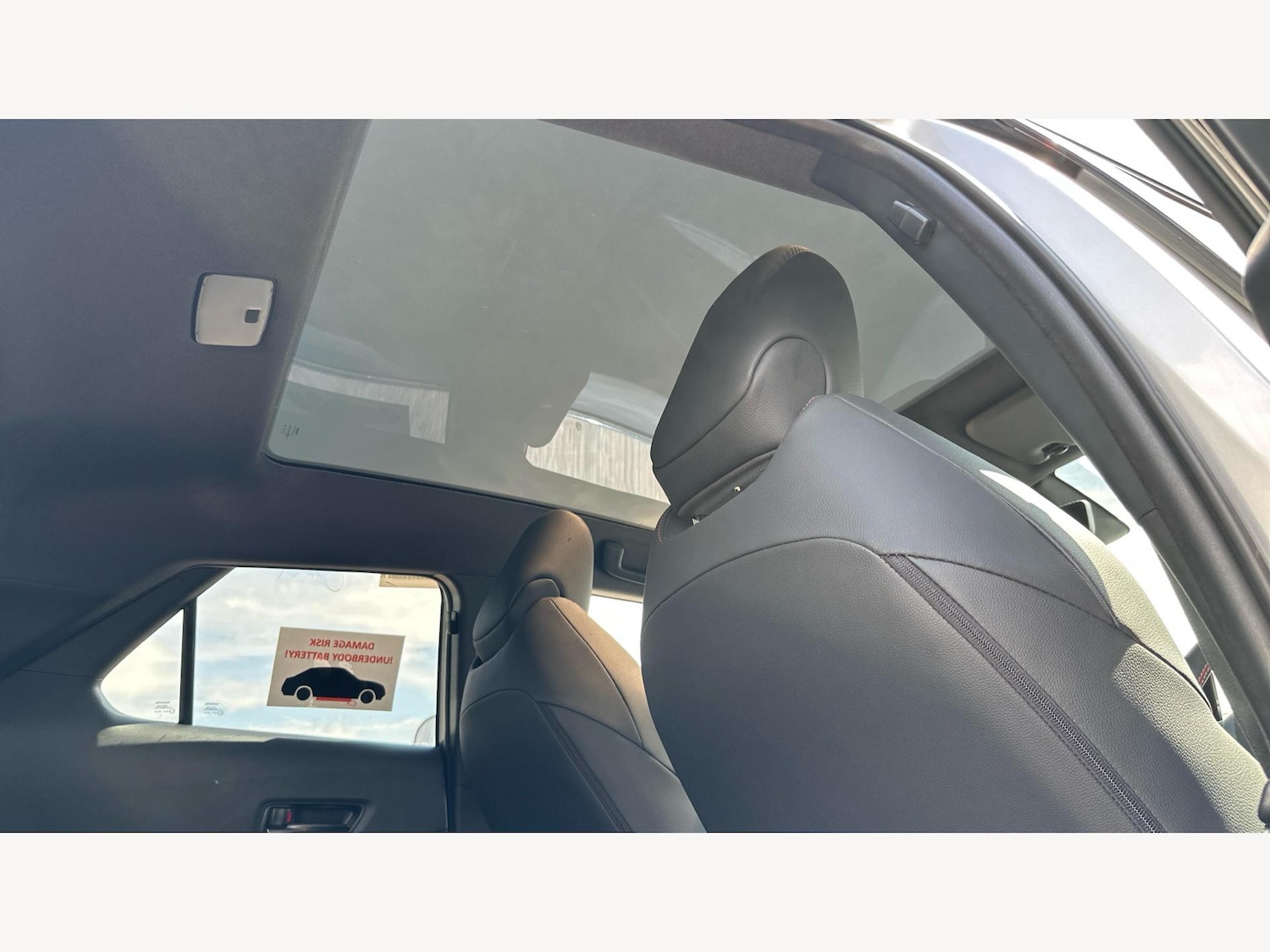 Used Toyota C-HR for sale - 77440892: Photo 24