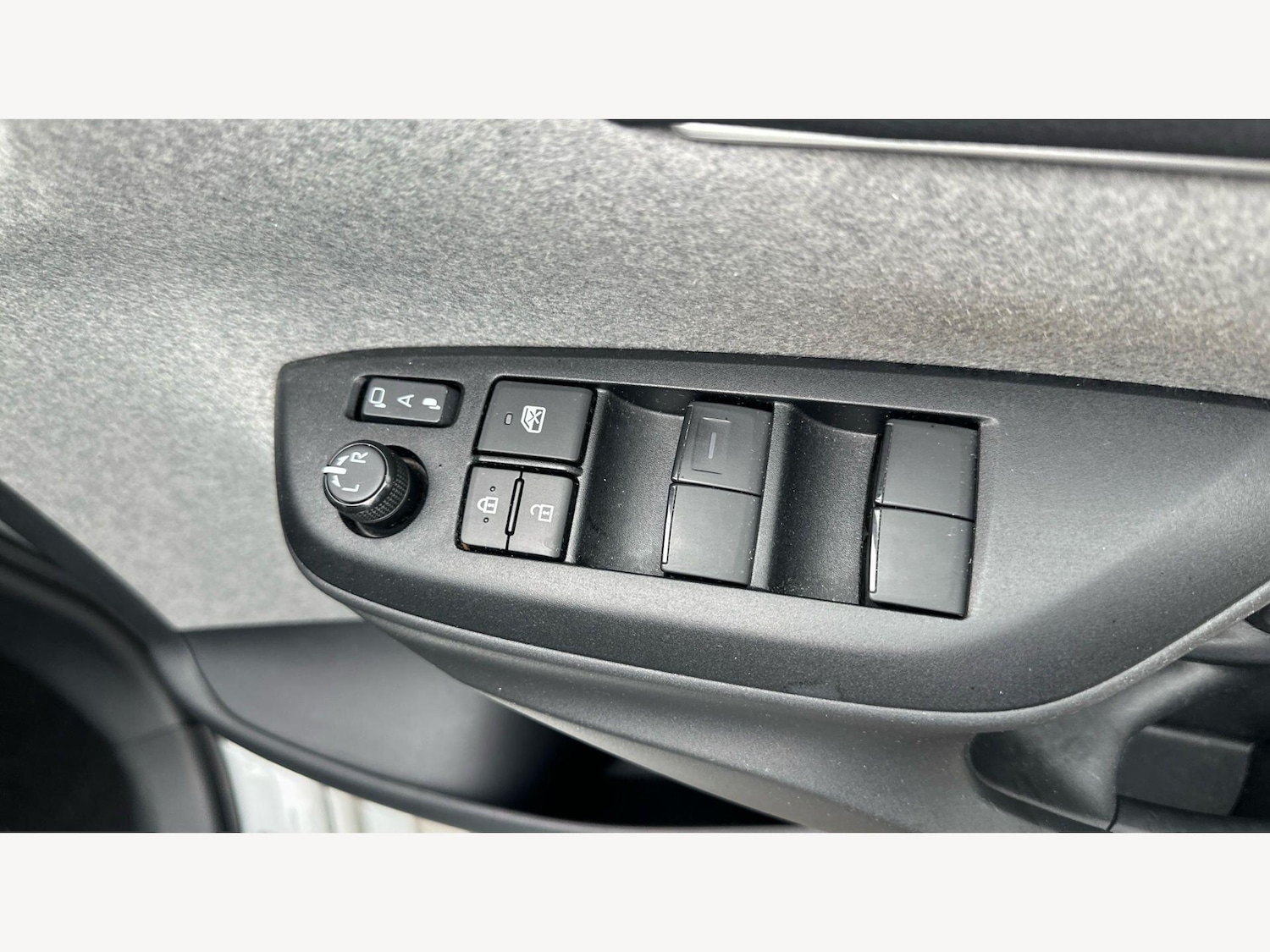 Used Toyota Yaris for sale - 77883494: Photo 29