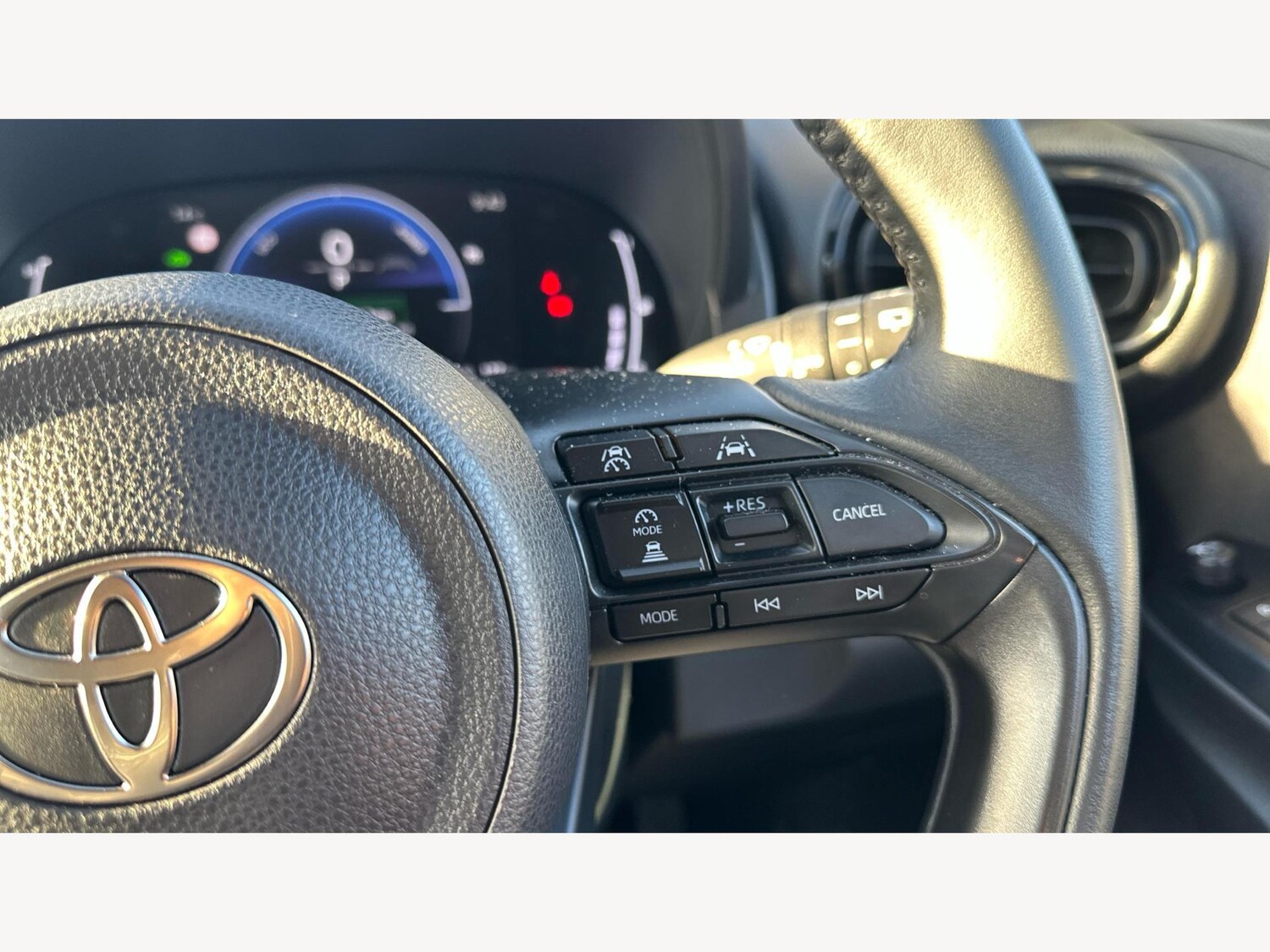 Used Toyota Yaris Cross 2024 for sale - 77081924: Photo 27