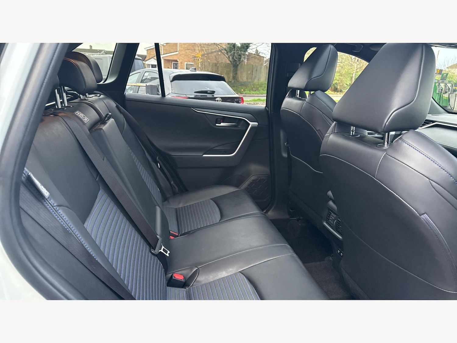 Used Toyota RAV4 2020 for sale - 77081472: Photo 14