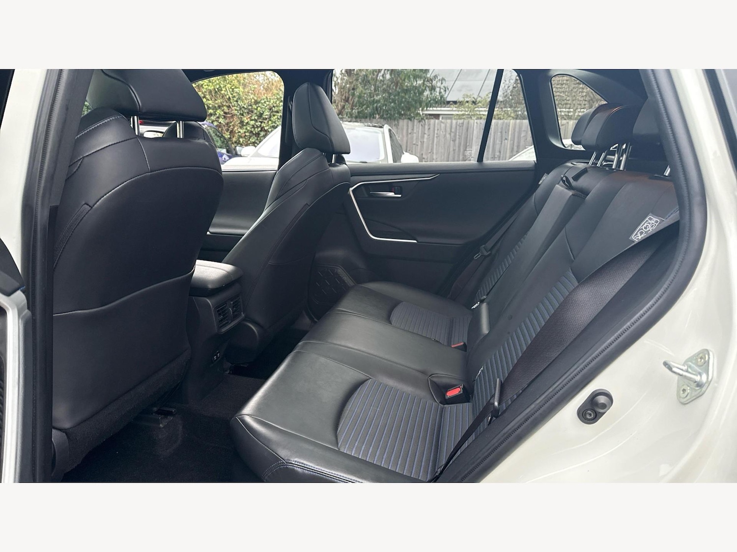 Used Toyota RAV4 2020 for sale - 77081472: Photo 15