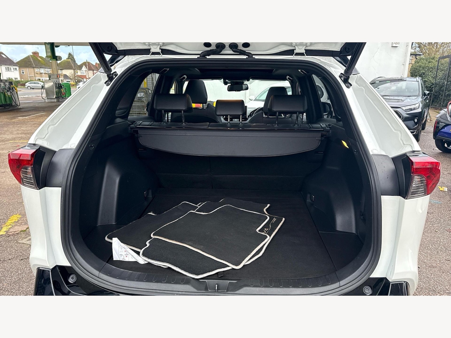 Used Toyota RAV4 2020 for sale - 77081472: Photo 16