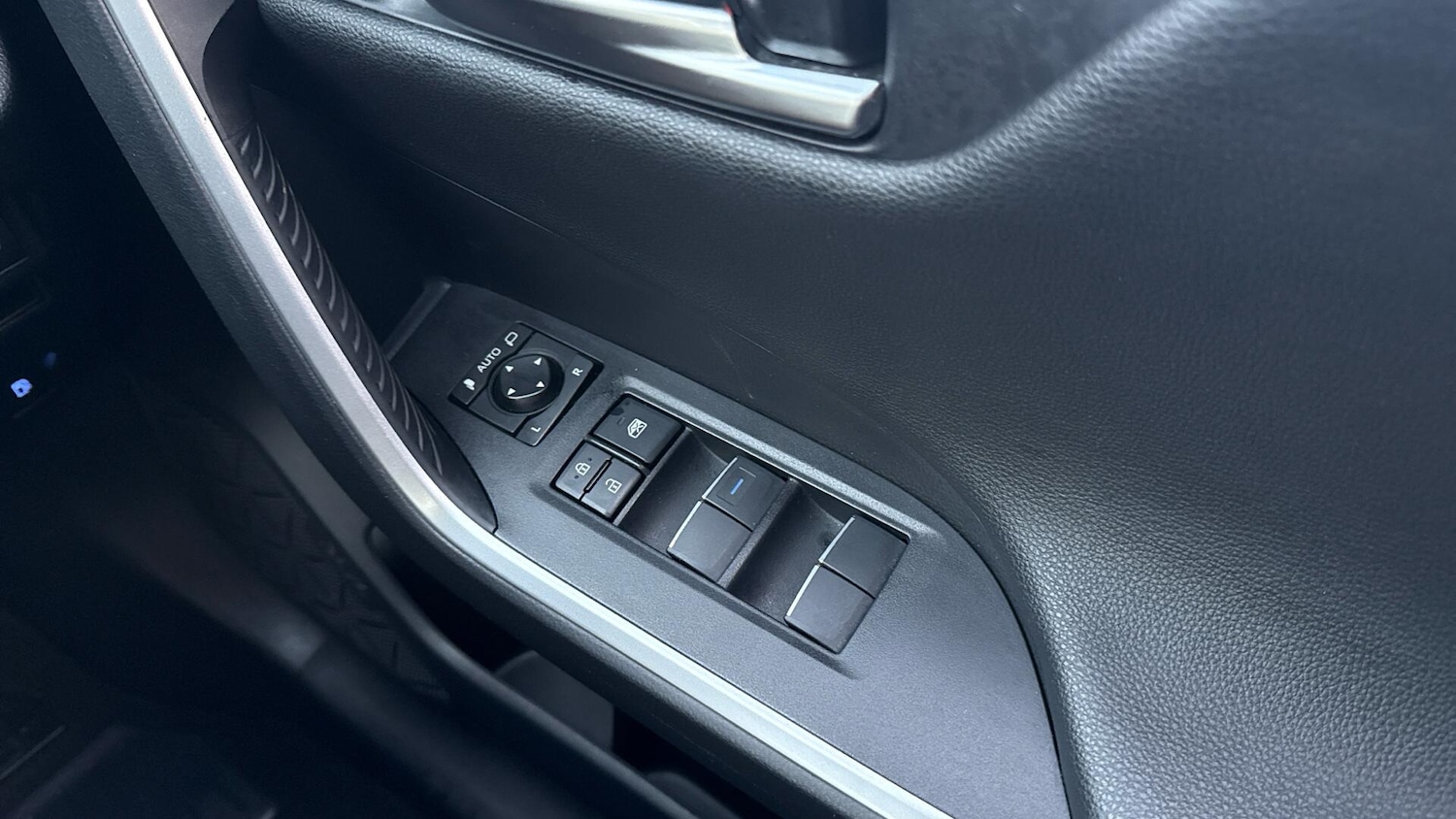 Used Toyota RAV4 2020 for sale - 77081472: Photo 35