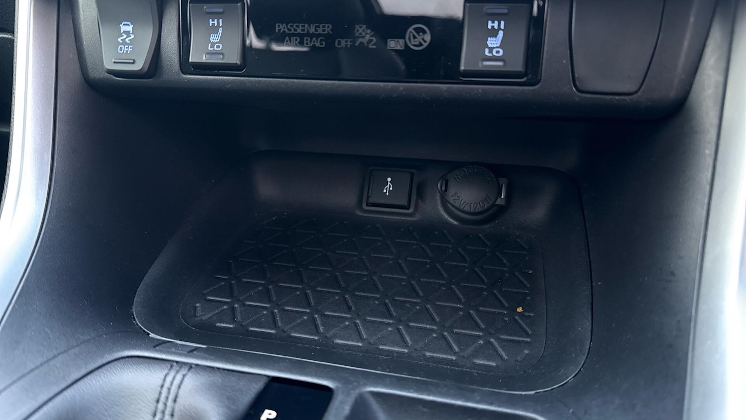 Used Toyota RAV4 2020 for sale - 77081472: Photo 38