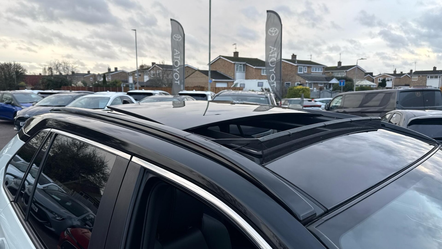 Used Toyota RAV4 2020 for sale - 77081472: Photo 40