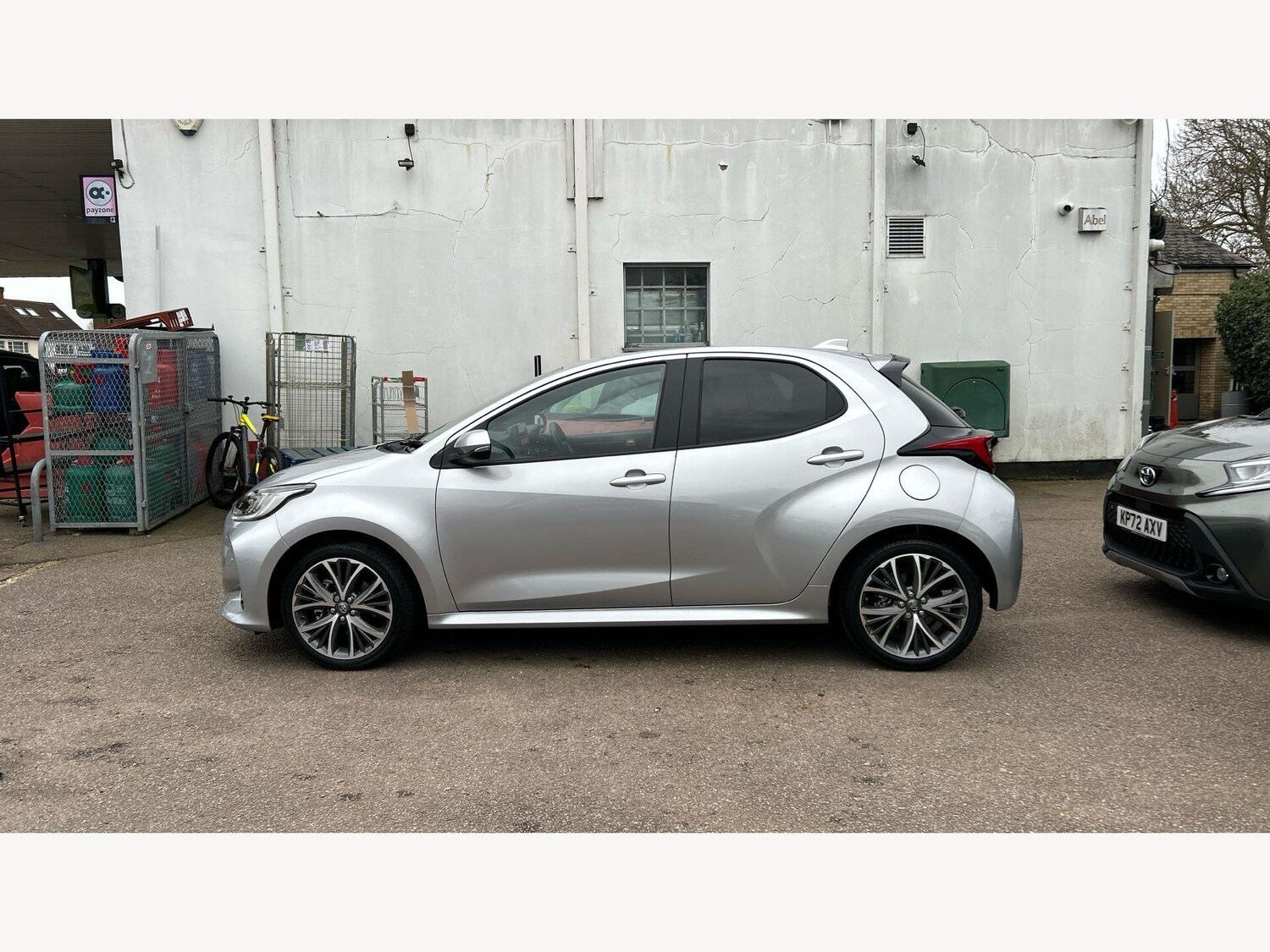 Used Toyota Yaris 2024 for sale - 77939786: Photo 19