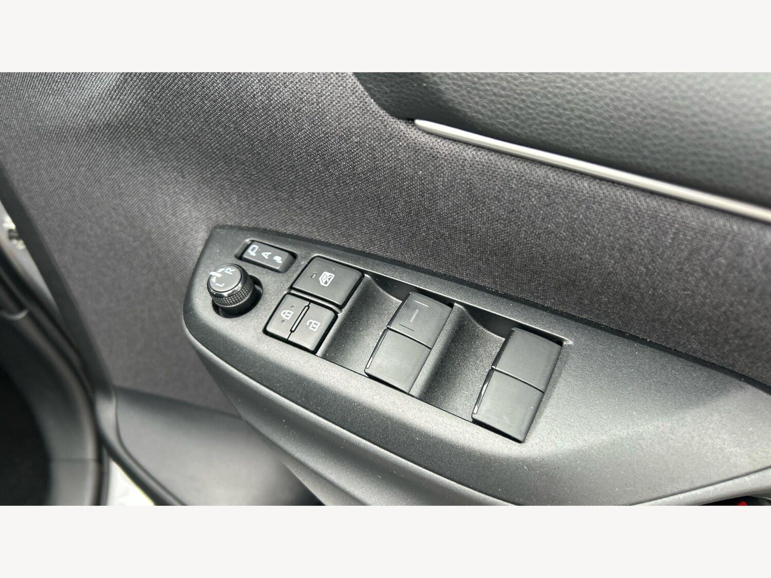 Used Toyota Yaris 2024 for sale - 77939786: Photo 28