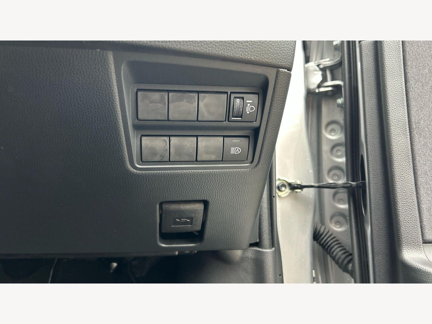 Used Toyota Yaris 2024 for sale - 77939786: Photo 29