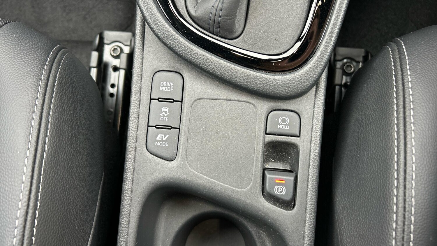 Used Toyota Yaris 2024 for sale - 77939786: Photo 36