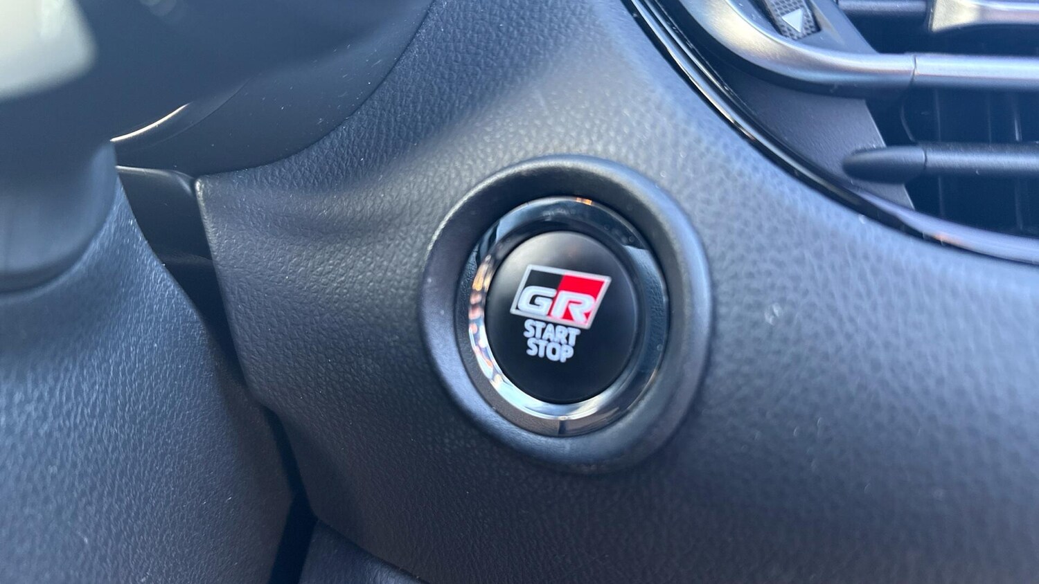 Used Toyota C-HR 2022 for sale - 76849597: Photo 42