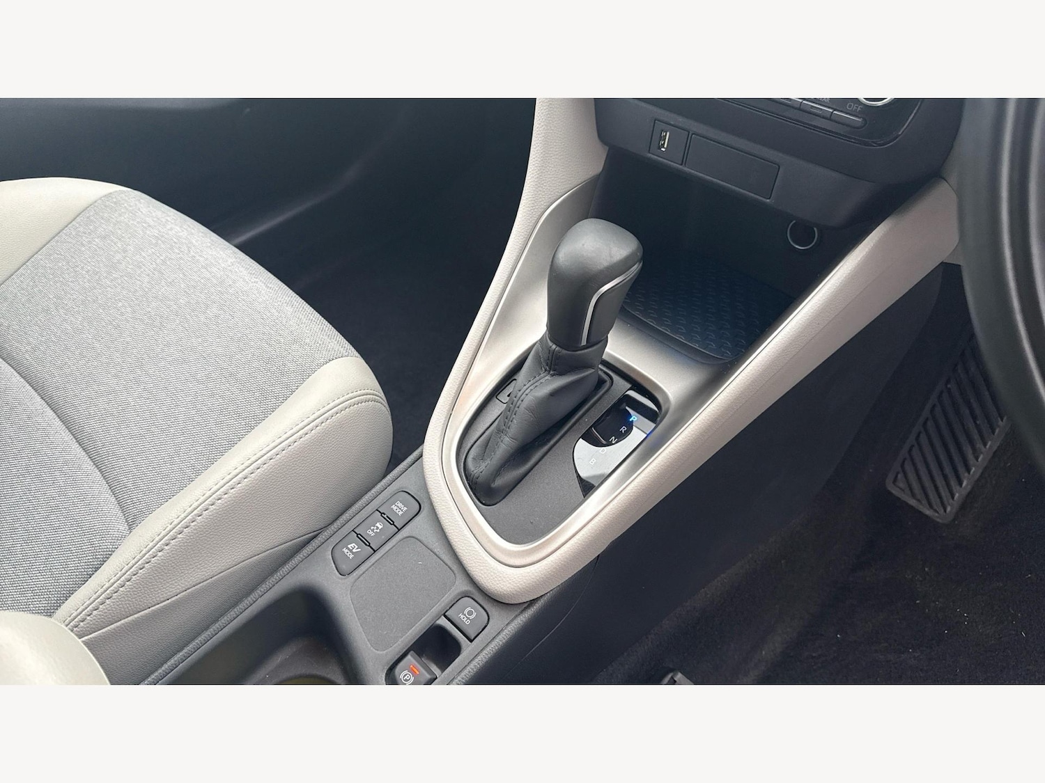 Used Toyota Yaris 2023 for sale - 77242714: Photo 31