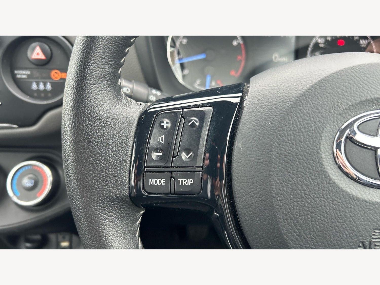 Used Toyota Yaris 2019 for sale - 78148357: Photo 37