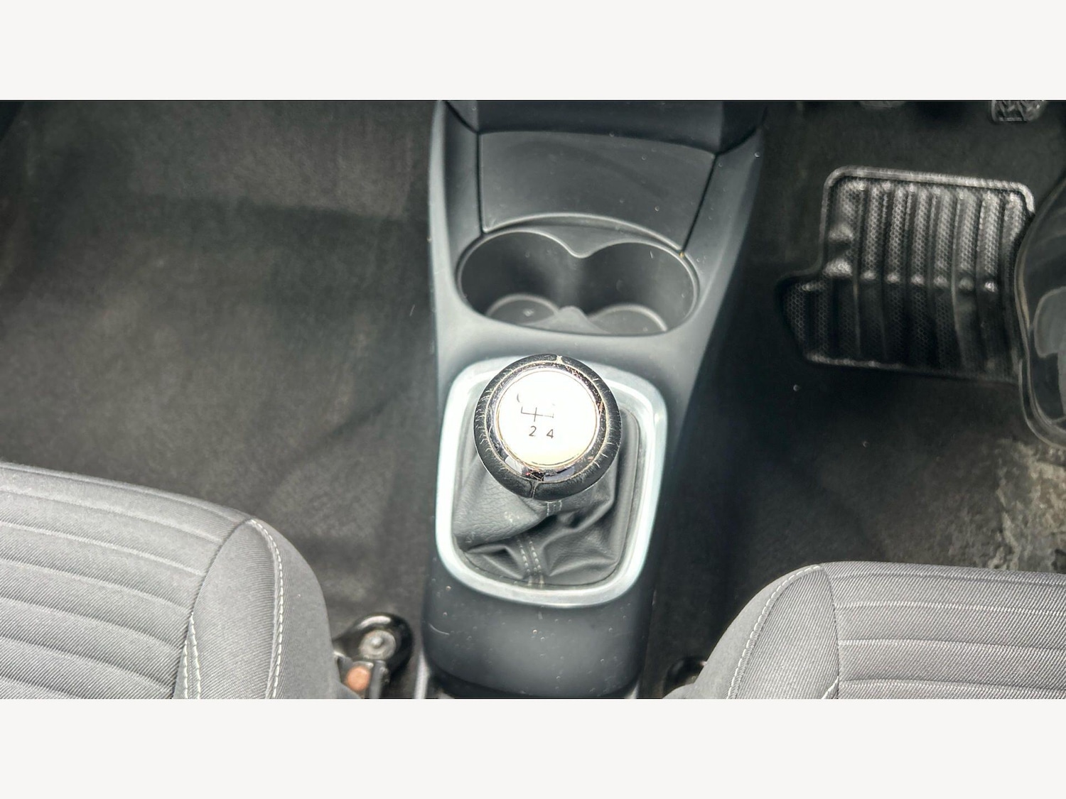 Used Toyota Yaris 2019 for sale - 78148357: Photo 41