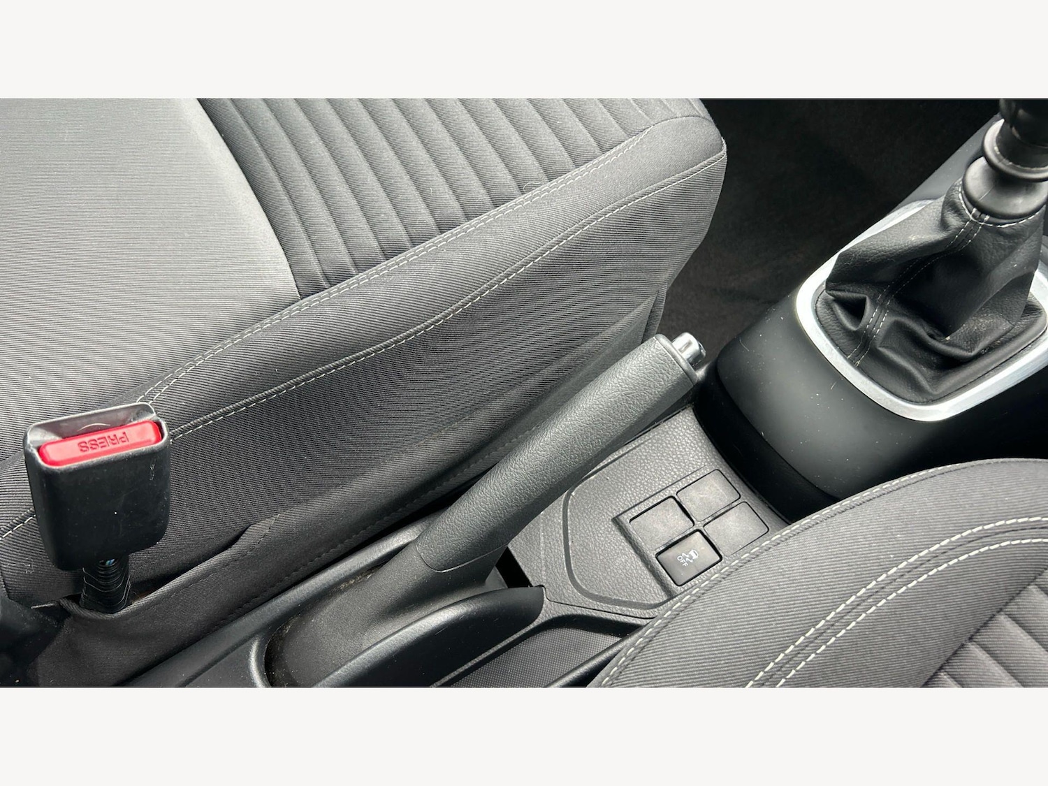 Used Toyota Yaris 2019 for sale - 78148357: Photo 42