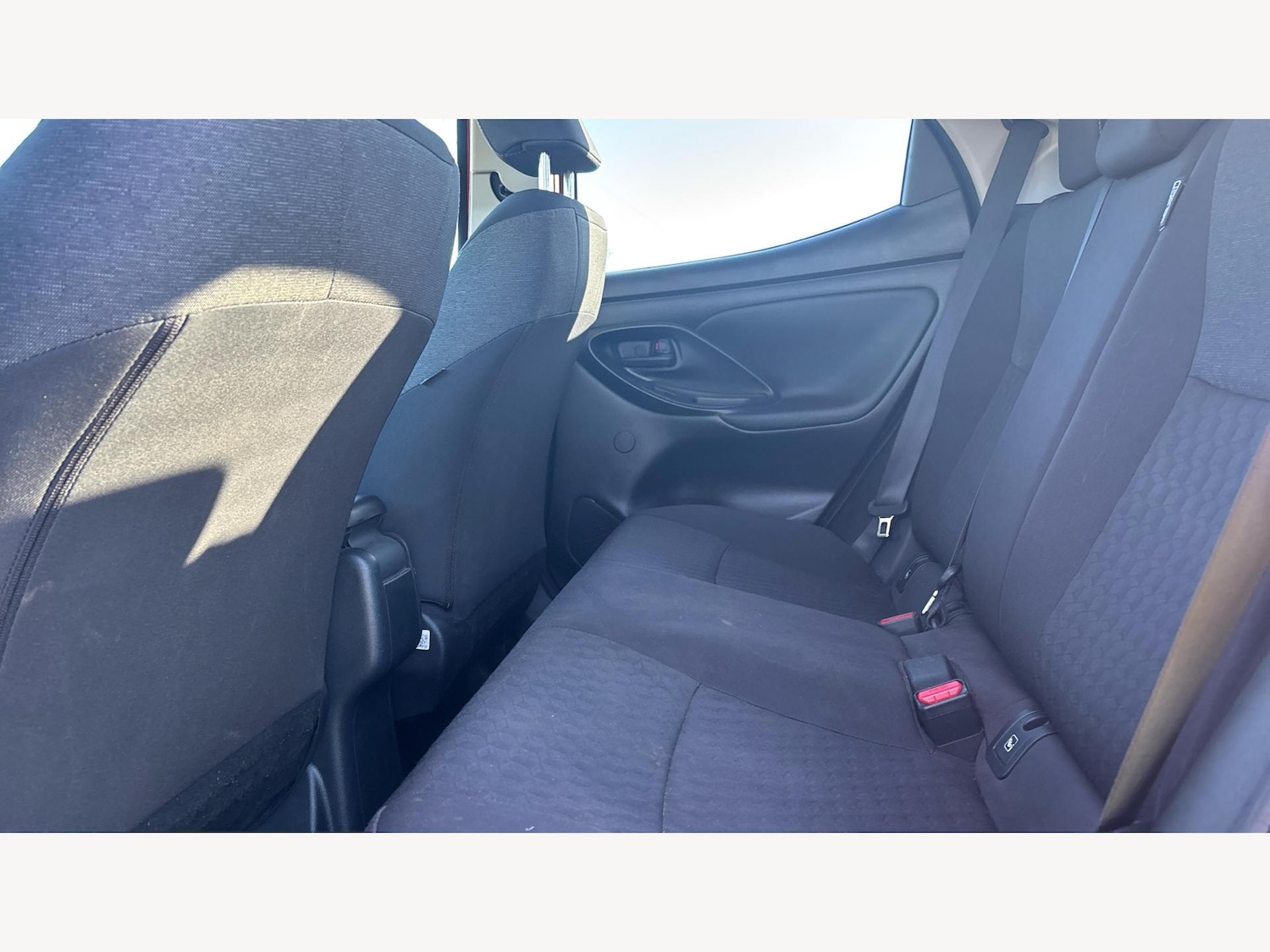 Used Toyota Yaris 2022 for sale - 76850510: Photo 15