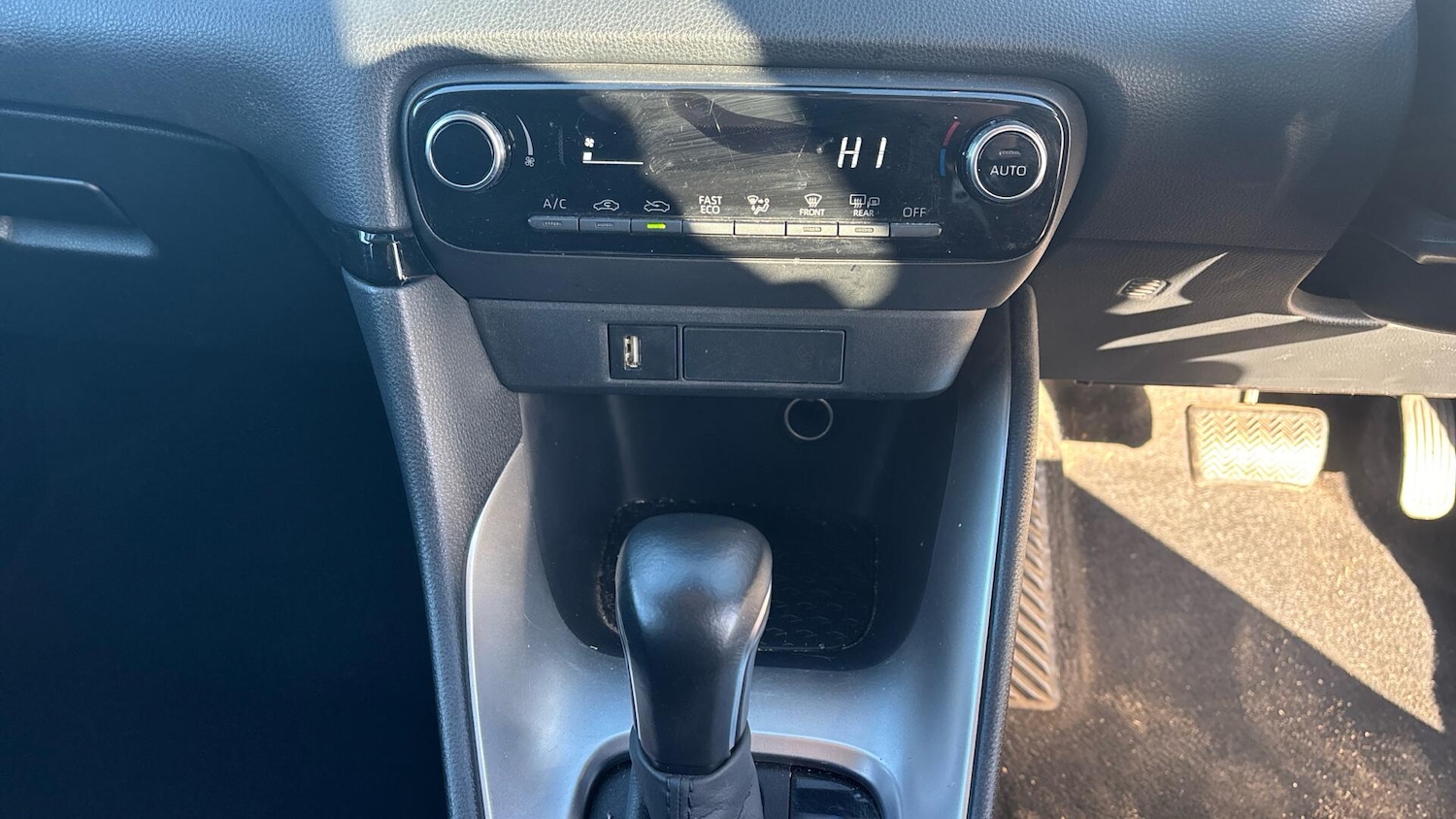 Used Toyota Yaris 2022 for sale - 76850510: Photo 33