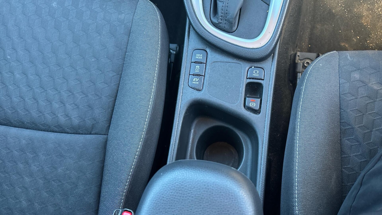 Used Toyota Yaris 2022 for sale - 76850510: Photo 34