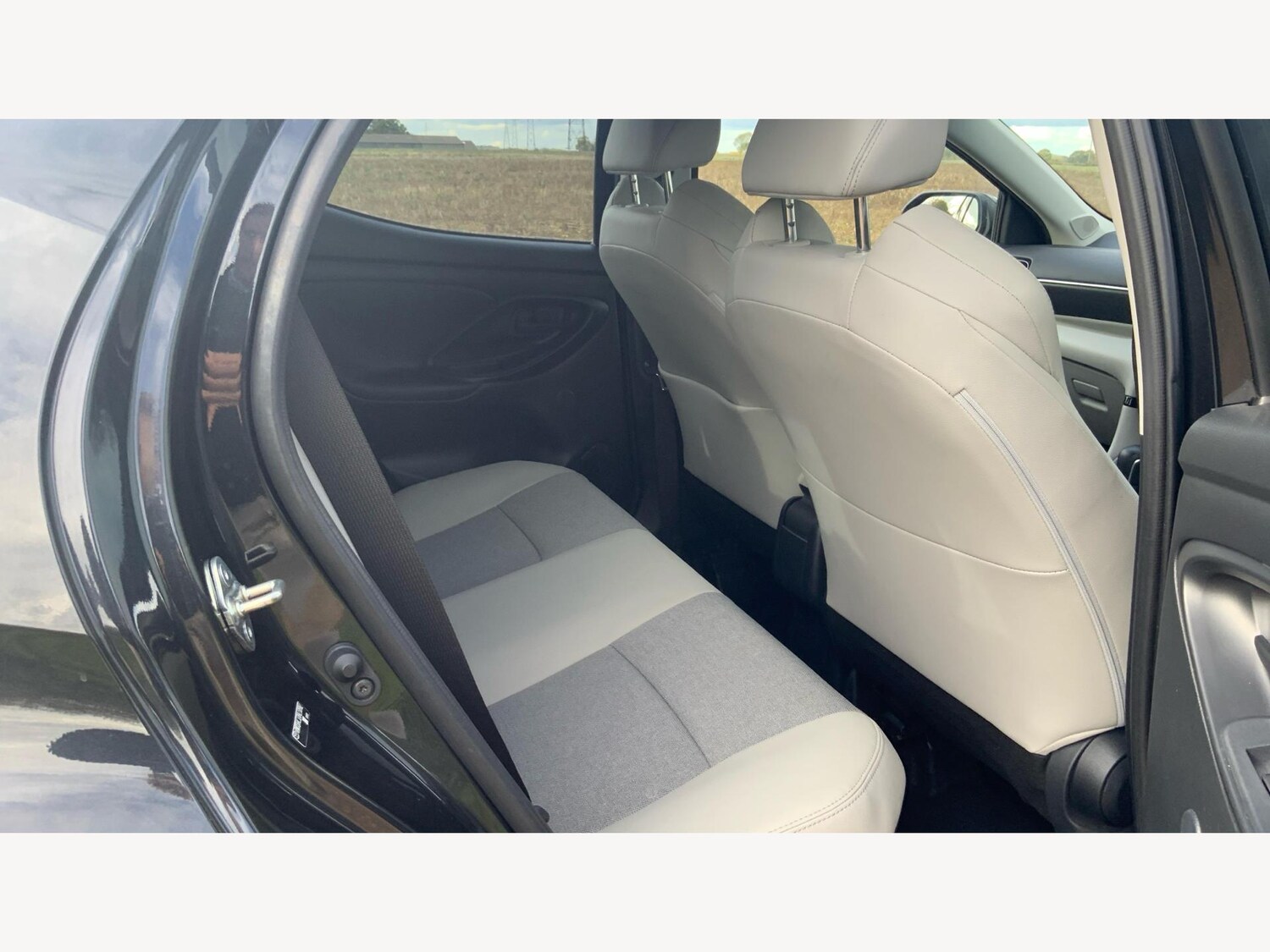 Used Toyota Yaris 2022 for sale - 76440900: Photo 14