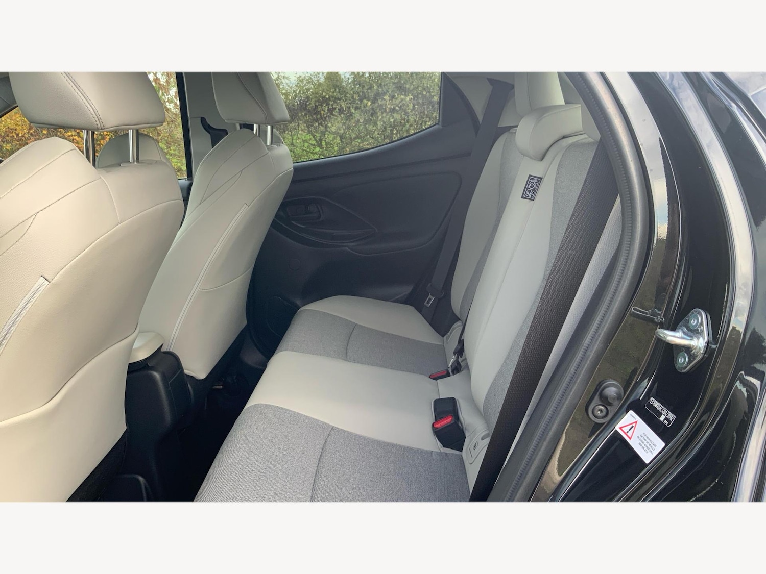 Used Toyota Yaris 2022 for sale - 76440900: Photo 15